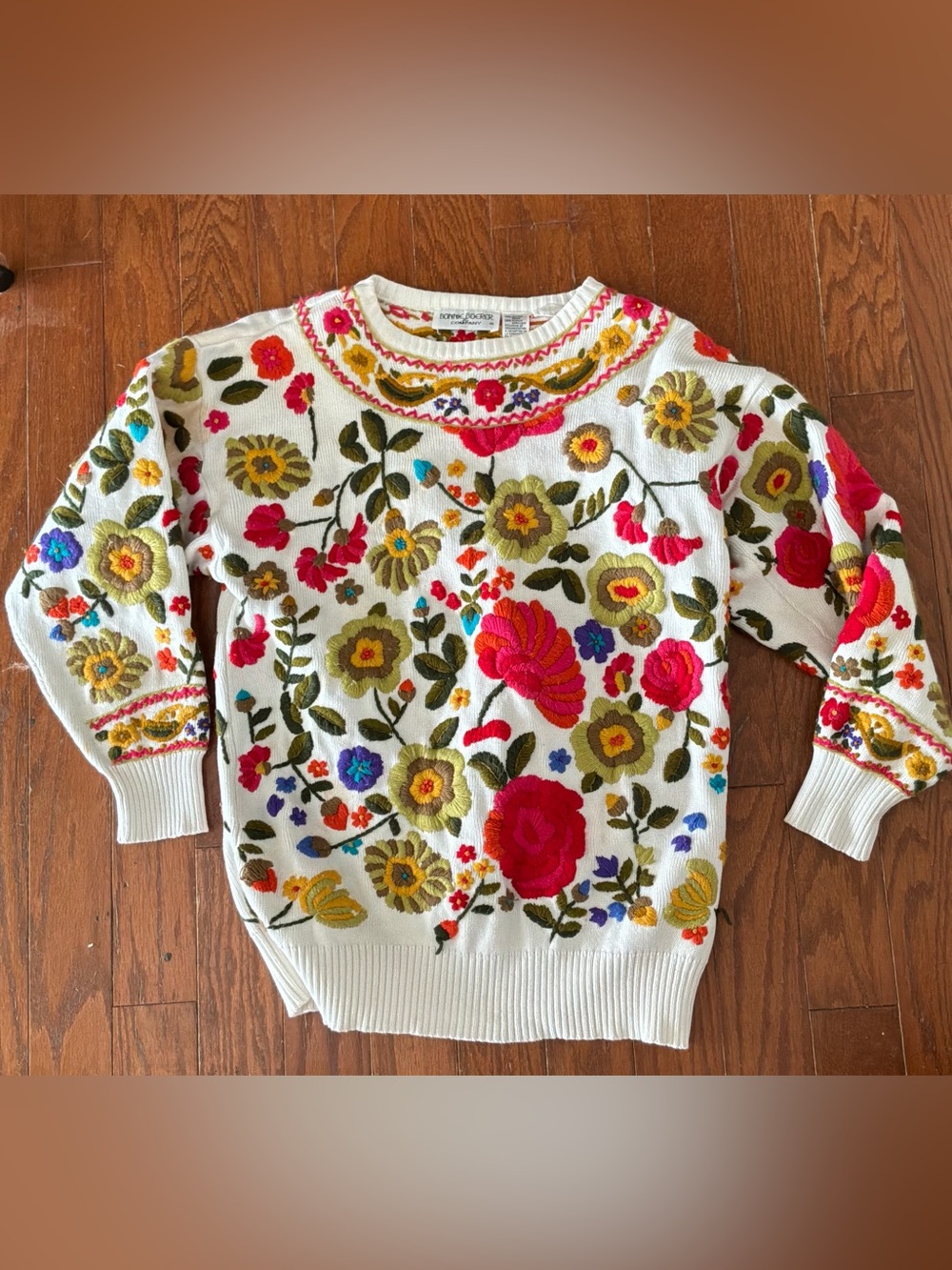 Vintage ..BONNIE BOERET…Embroidered Floral Crewneck Sweater